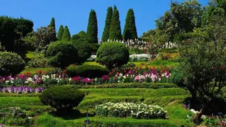 Grow a Beautiful Garden All Year Long.