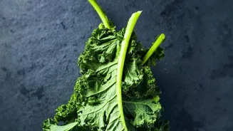 Eat More Greens: 7 Leafy Veggies Boost Health