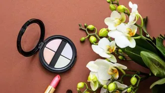 Flawless Face: Ten Makeup Tips Revealed