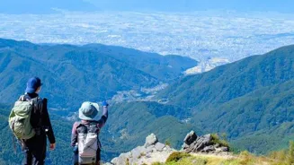 Travel Tribe Thrills: 7 Reasons to Group Up!