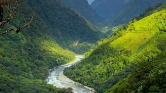 Travel Green: Earth-Friendly Journeys Await!