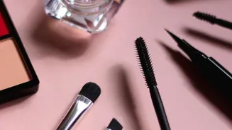 Master Eyeliner: Wink and Slay!