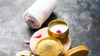 Turmeric Masks: Get Glowing Skin With These 8!