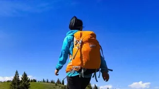 Stay Fit While Traveling: Top 10 Tips Inside