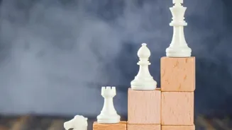 Innovate to Survive: 10 Steps to Industry Lead