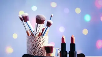 Holiday Makeup: Get Festive and Fabulous