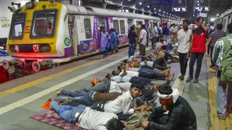 Maratha quota protests paralyze Maharashtra