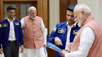 India can lead in space, Shukla tells Modi