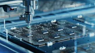 Trump Seeks 100% Tariff on Chip Imports