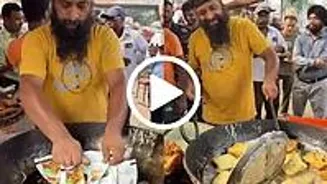 Pakora Seller's Oil Dip Sparks Health Fears