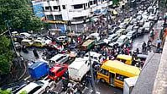 Pune Traffic Video Sparks Debate Online