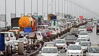 Mumbai-Pune Expressway Closed Near Bhatan Today