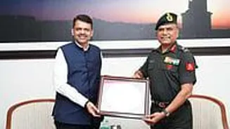 Fadnavis Reviews Maharashtra Coastal Security