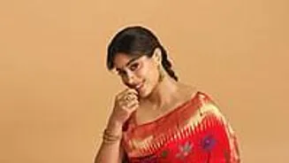 Get Janhvi Kapoor's Ethnic 'Param Sundari' Look
