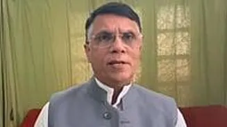 Senior Cong leader gets notice over 2 voter IDs