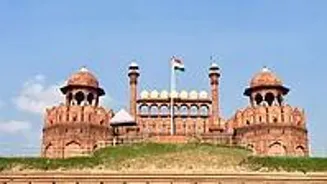 5 Bangladeshis Held for Forceful Entry at Red Fort
