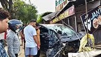 Pothole Crash Kills Businessman in Chhatarpur