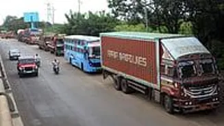 Mumbai Bans Heavy Vehicles at Entry Points