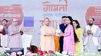 Yogi Inaugurates Gomti Book Fest in Lucknow