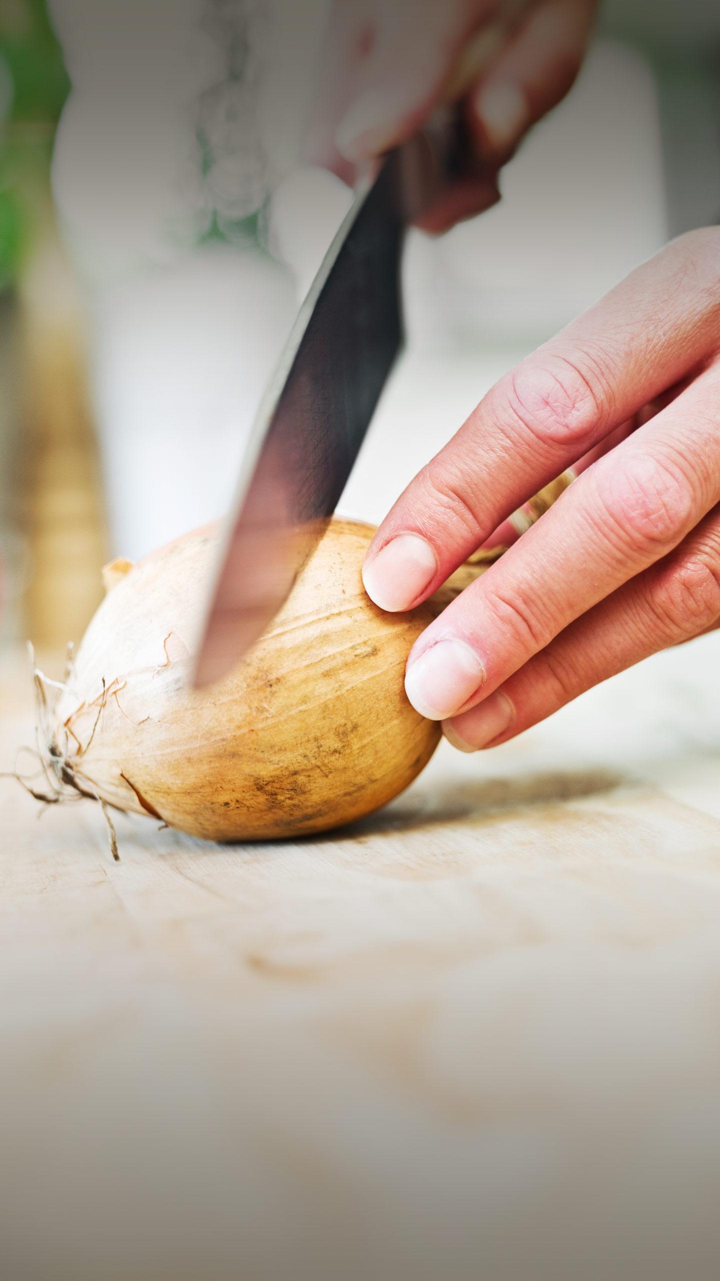 Cornell Researchers Discover Method to Reduce Onion-Induced Tears, Enhancing Kitchen Safety