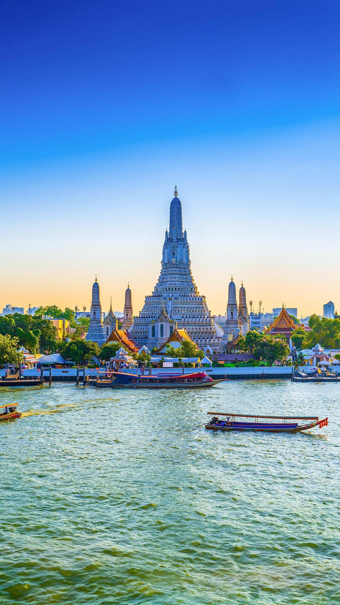 Israeli Tourists in Thailand Face Criticism Over Behavior Amid Mourning Period