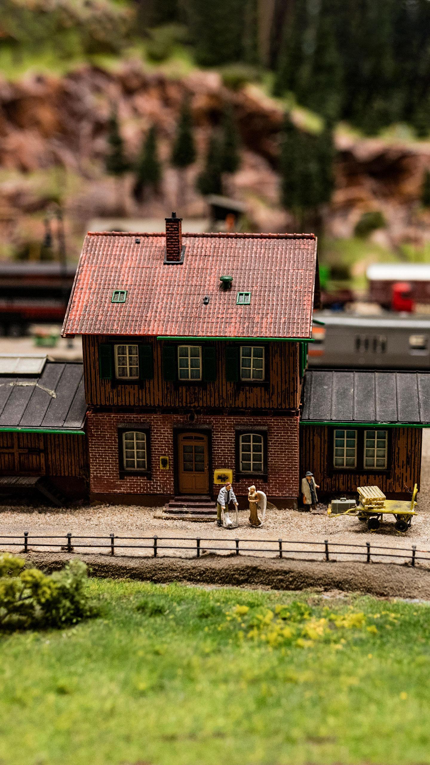 Daisy Explores the Western Pennsylvania Model Railroad Museum in Gibsonia