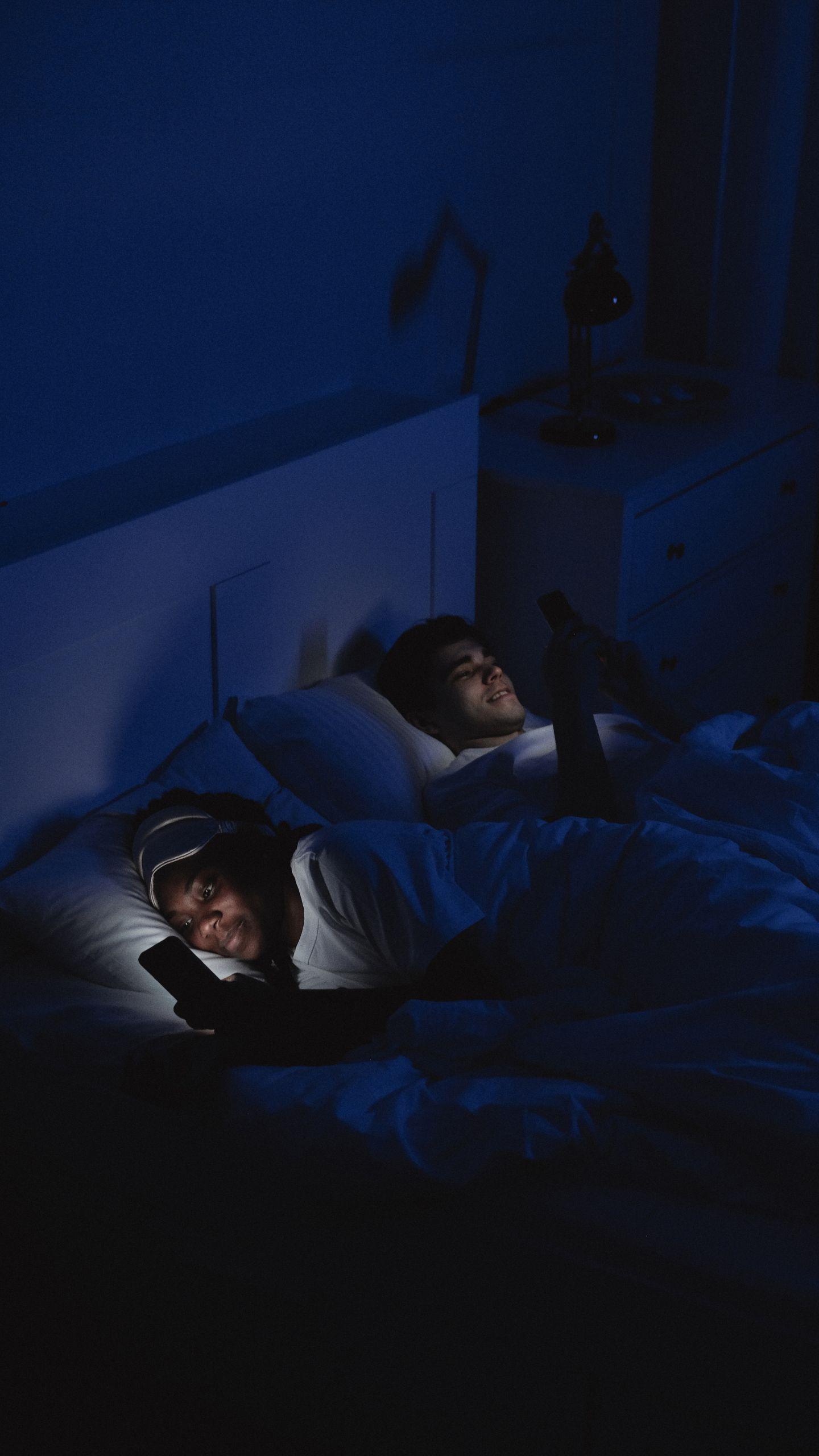 Study Finds Sleeping in Total Darkness Reduces Heart Disease Risk