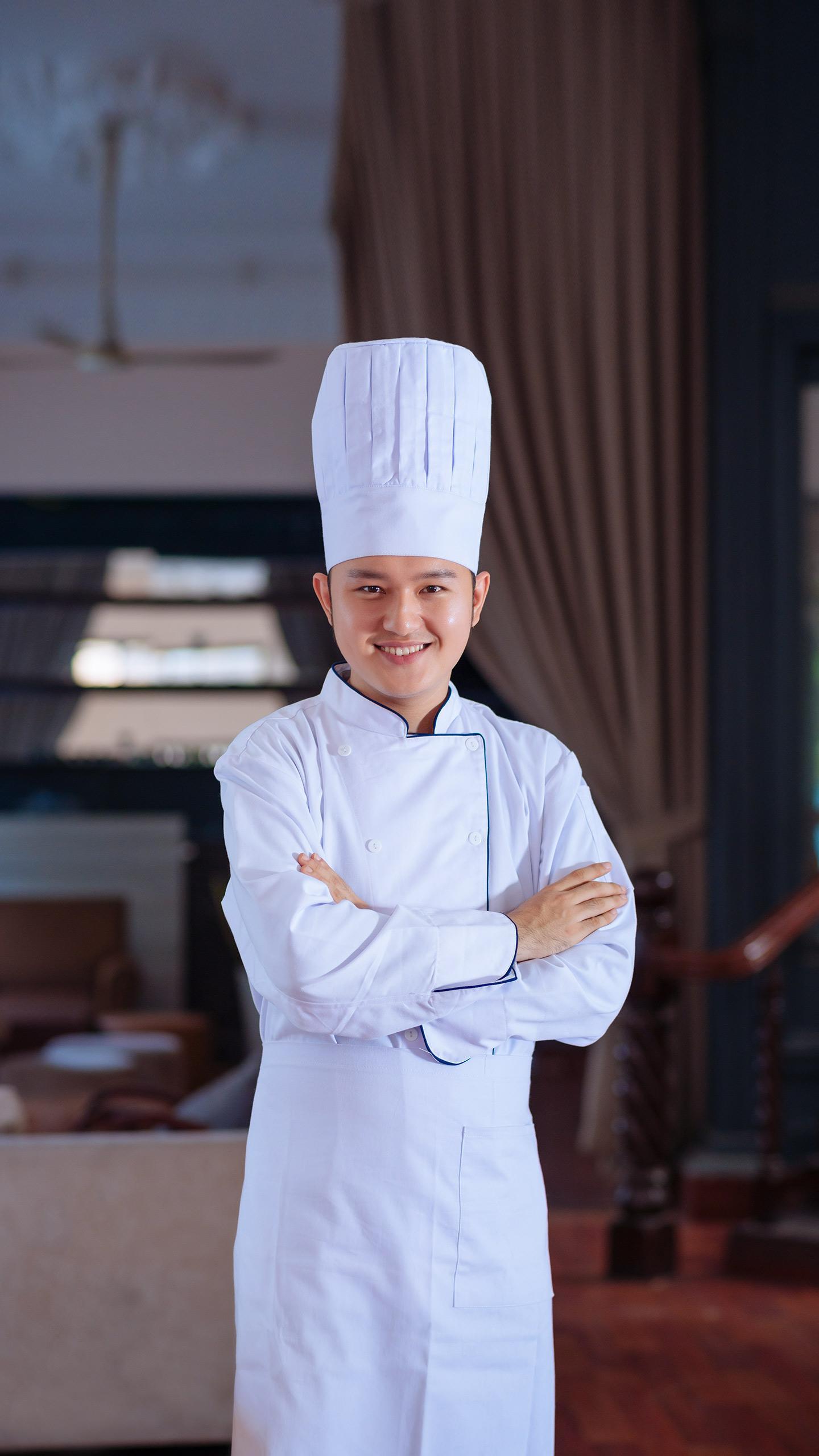 Chef Yia Vang Shares Journey from Refugee to Acclaimed Culinary Innovator