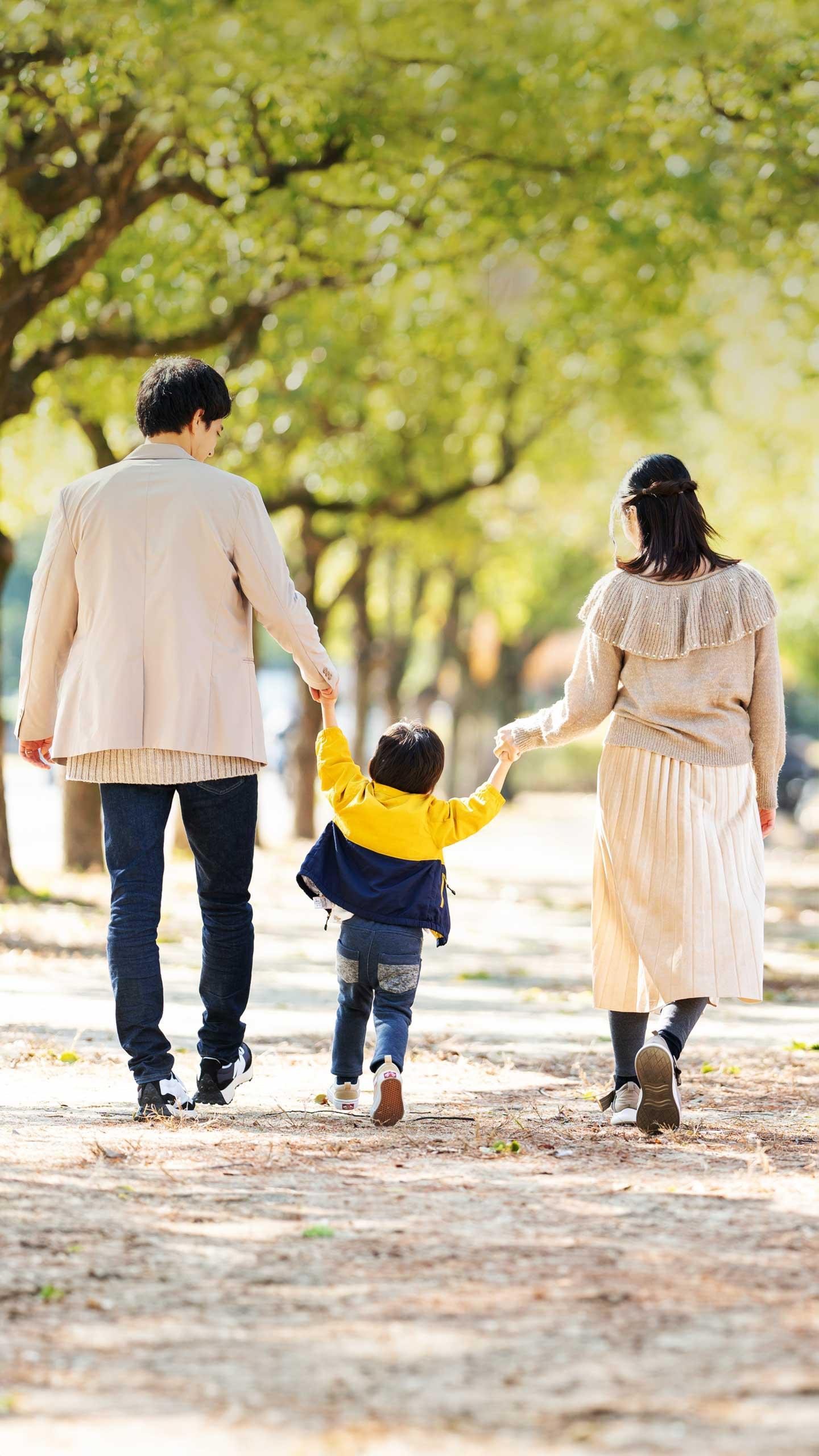 Parent Reflects on Diverse Schooling Experiences and Their Impact on Parenting Choices