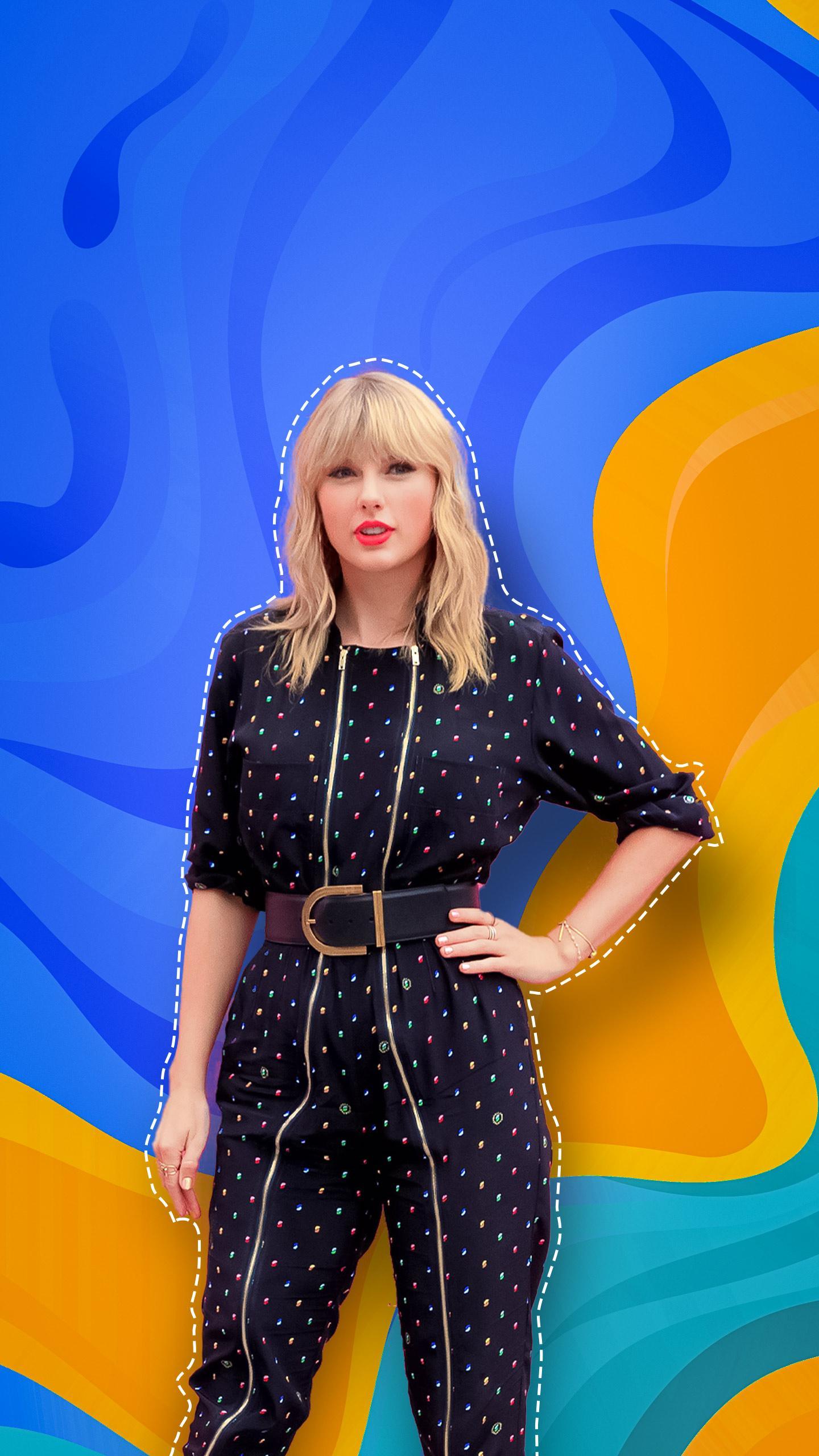 Pumpkin Carver's Taylor Swift Creation Goes Viral, Fans Request Travis Kelce Design