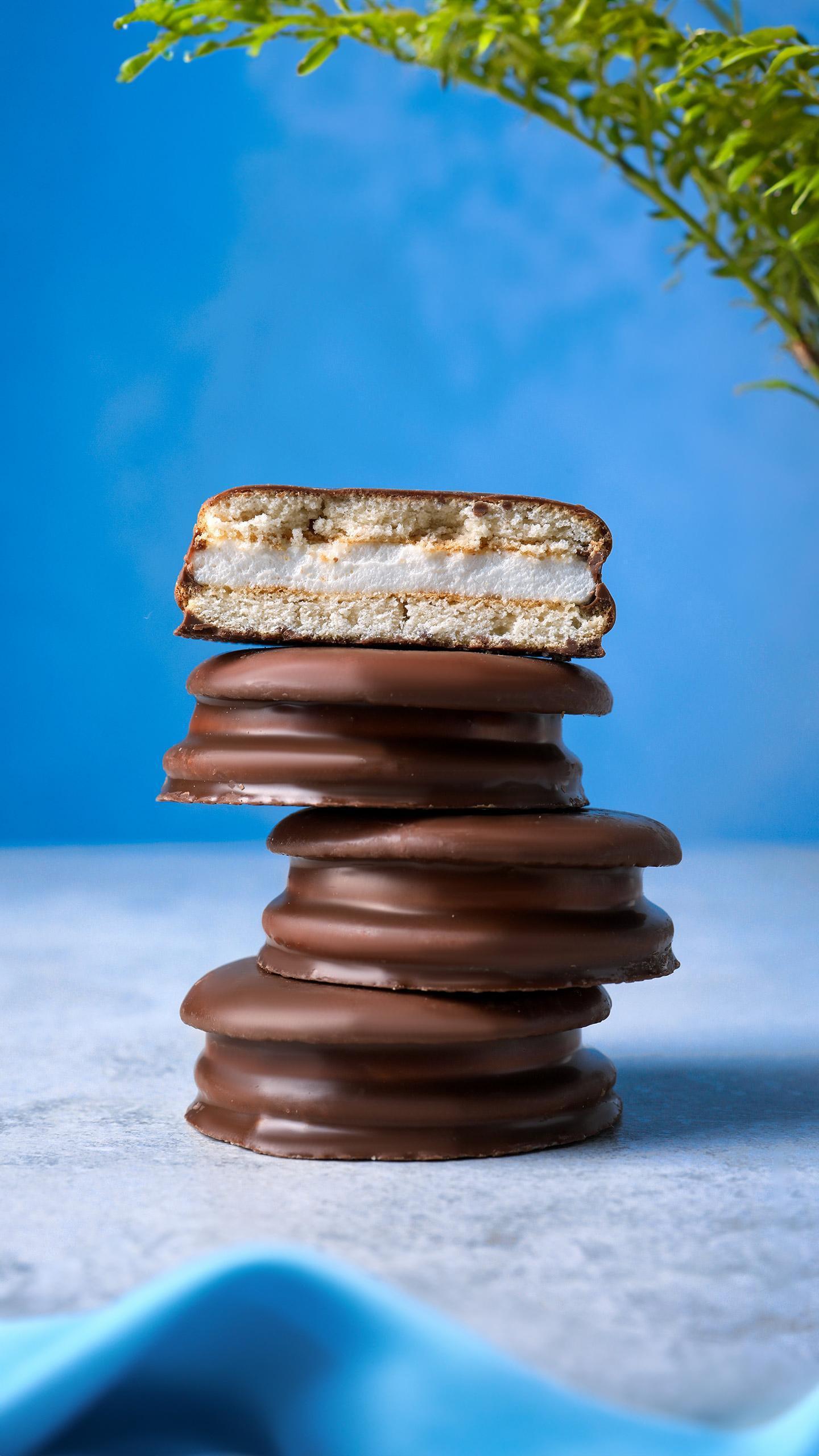 Oreo's Thanksgiving-Themed Cookies Spark Curiosity and Controversy