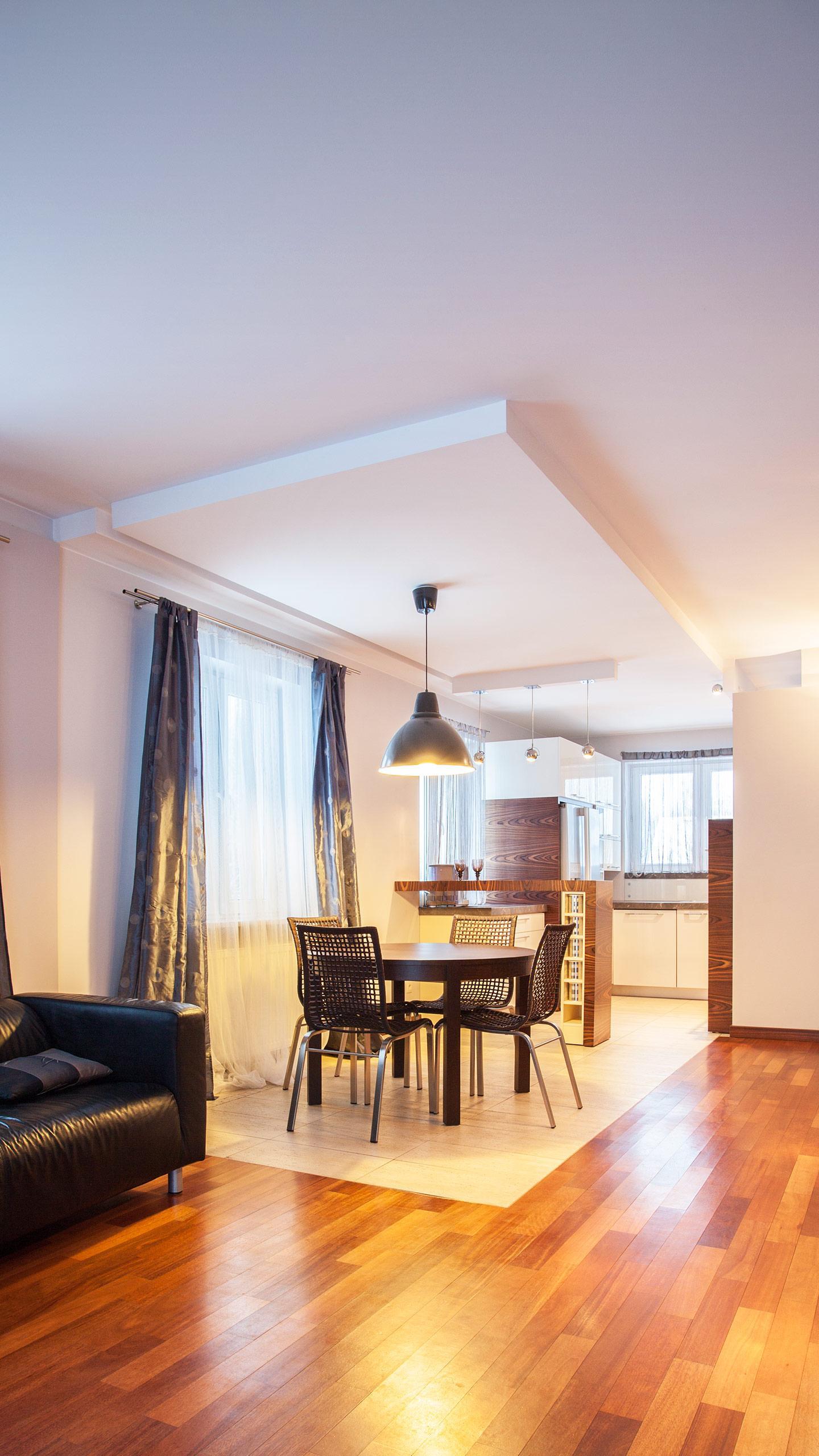 Molly Blutstein's Apartment Profile Sparks Backlash Over Design Choices
