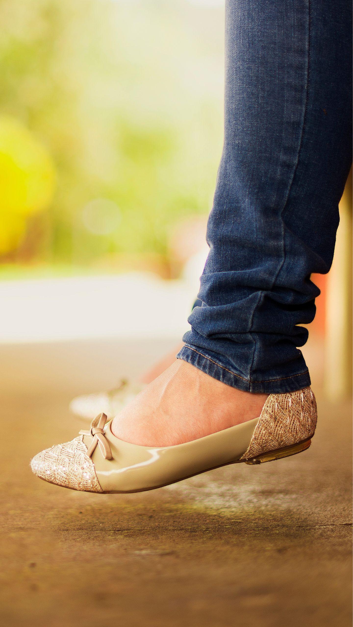 Winter Styling: Ballet Flats Adapted for Cold Weather