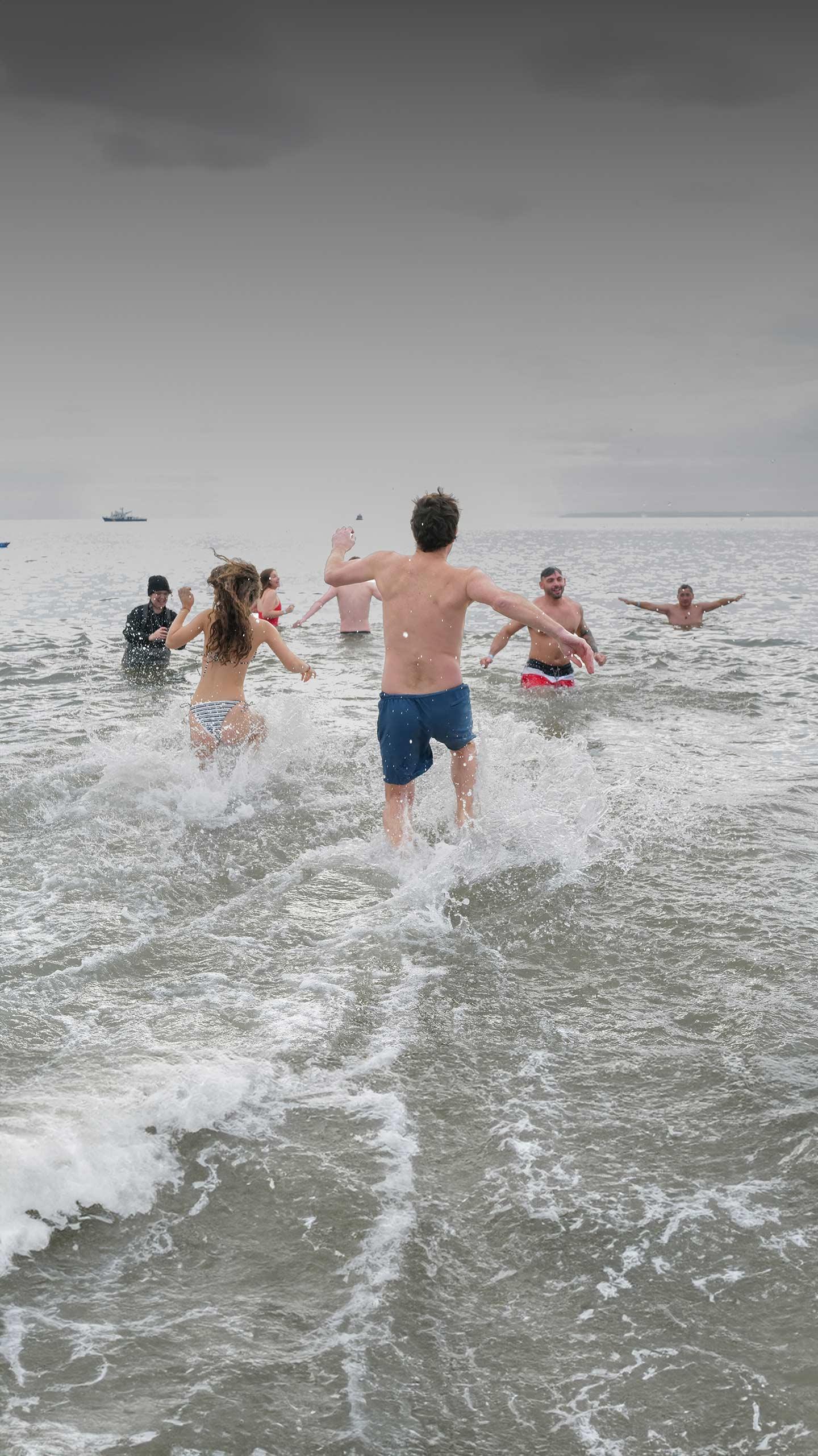 Study Highlights Potential Risks of Cold Plunges for Women