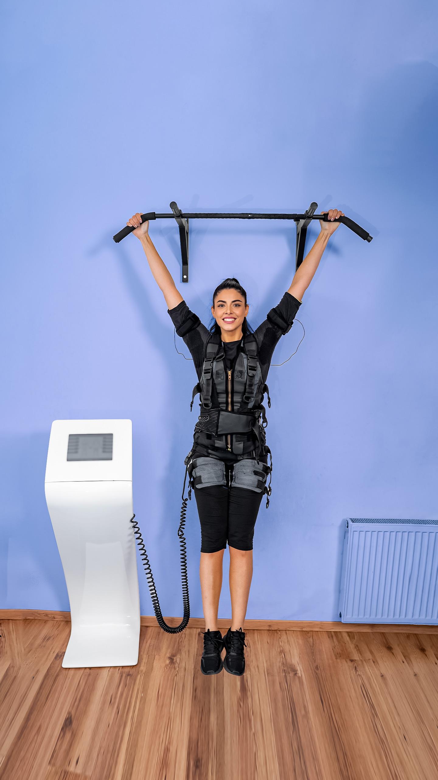 Health Experts Advocate for Weighted Vests to Enhance Women's Fitness and Bone Health