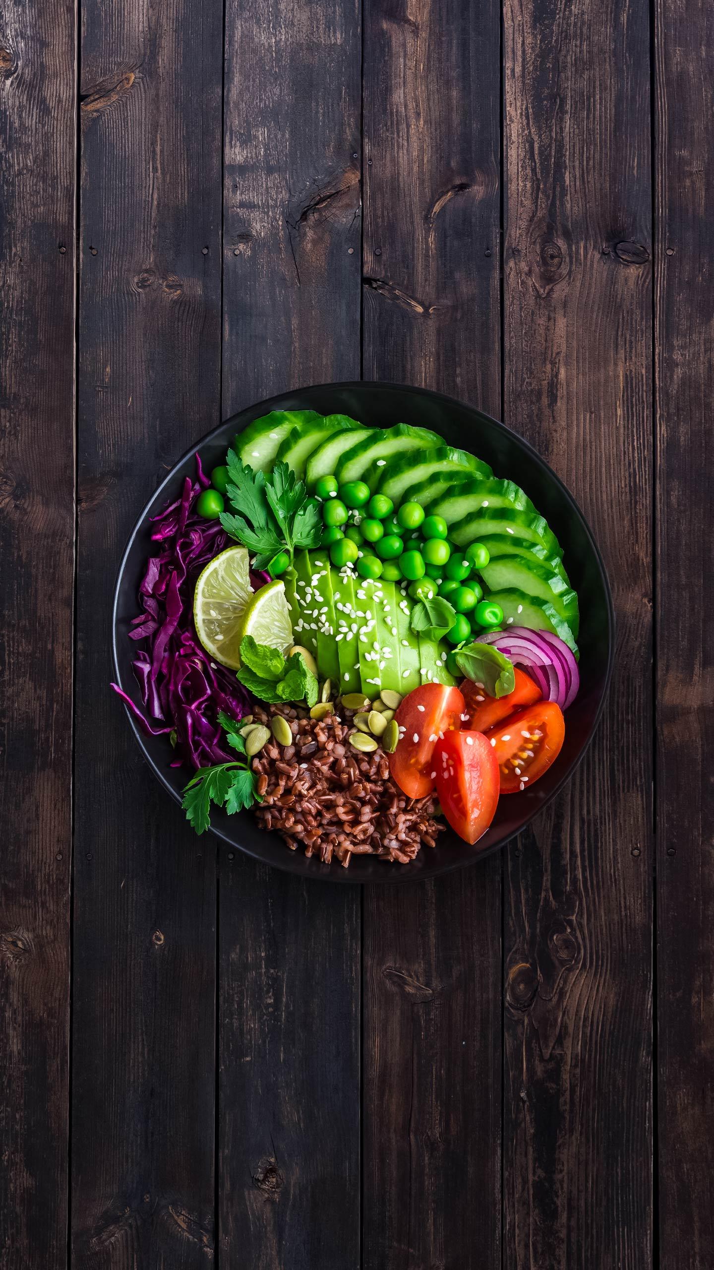 Gastroenterologist Highlights Plant-Based Foods for Colon Cancer Prevention