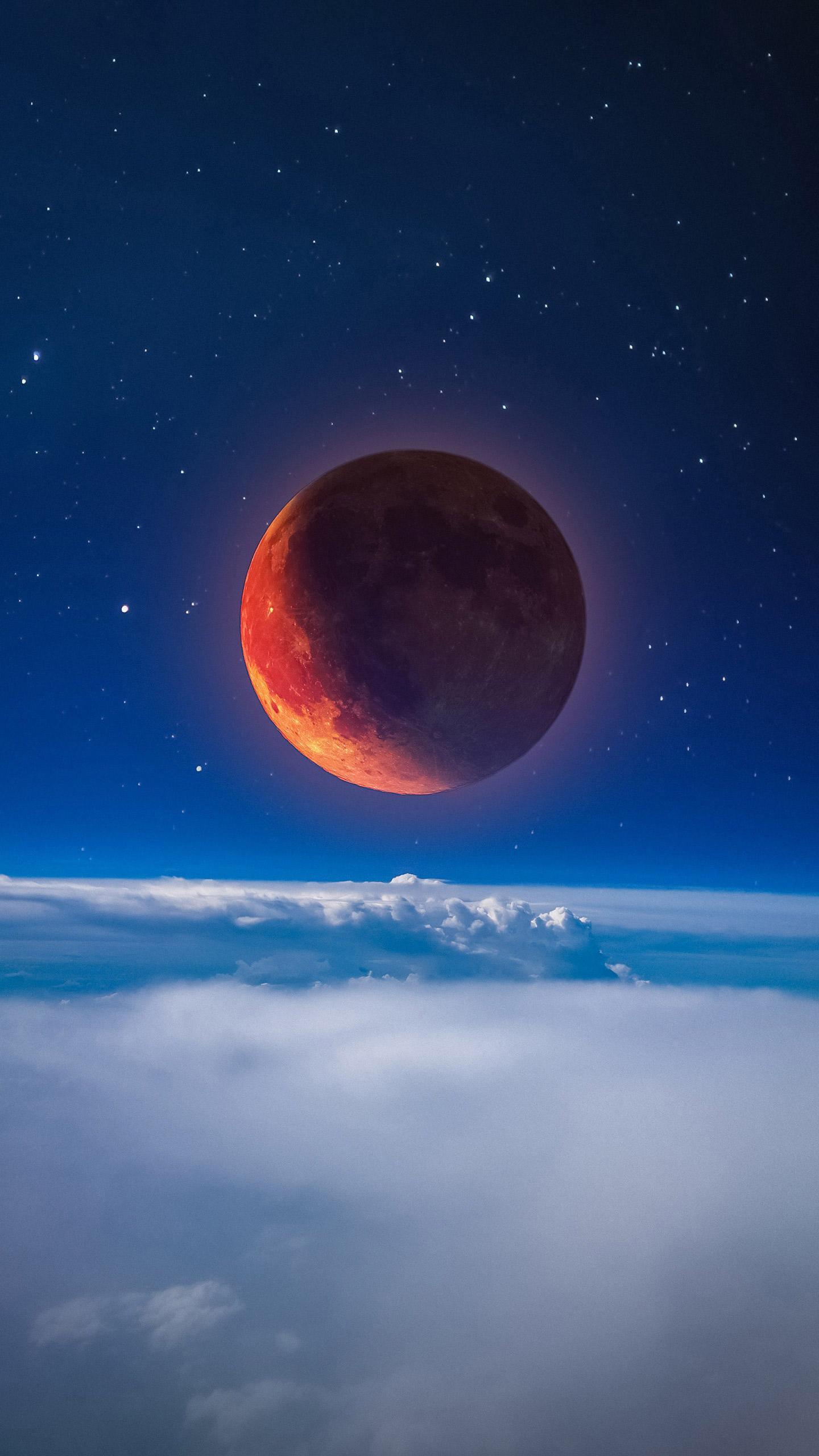 Blood Moon Eclipse Unseen in U.S. as Corn Moon Marks Seasonal Transition