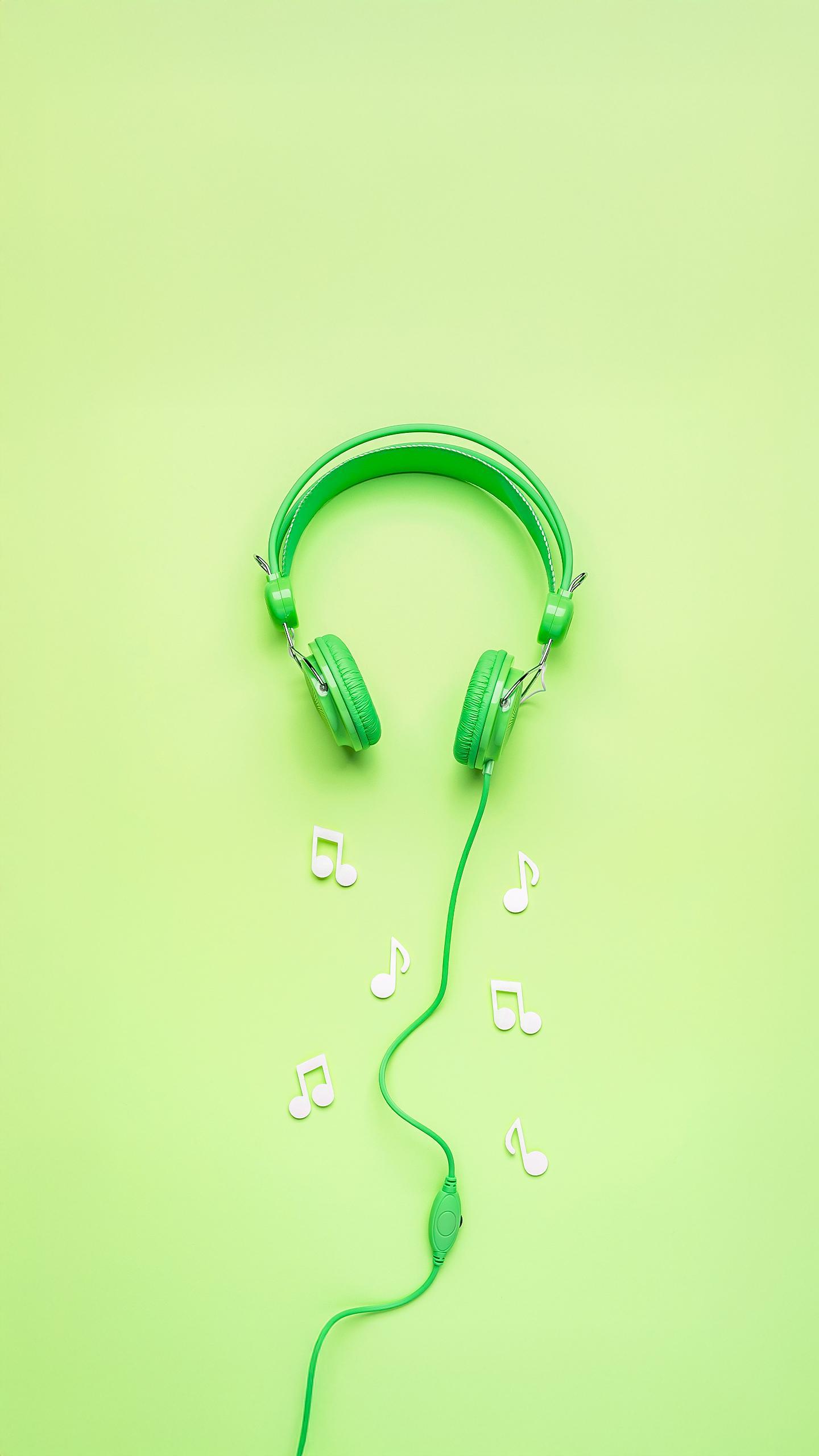 Study Finds Music Listening Reduces Dementia Risk by 40% in Older Adults