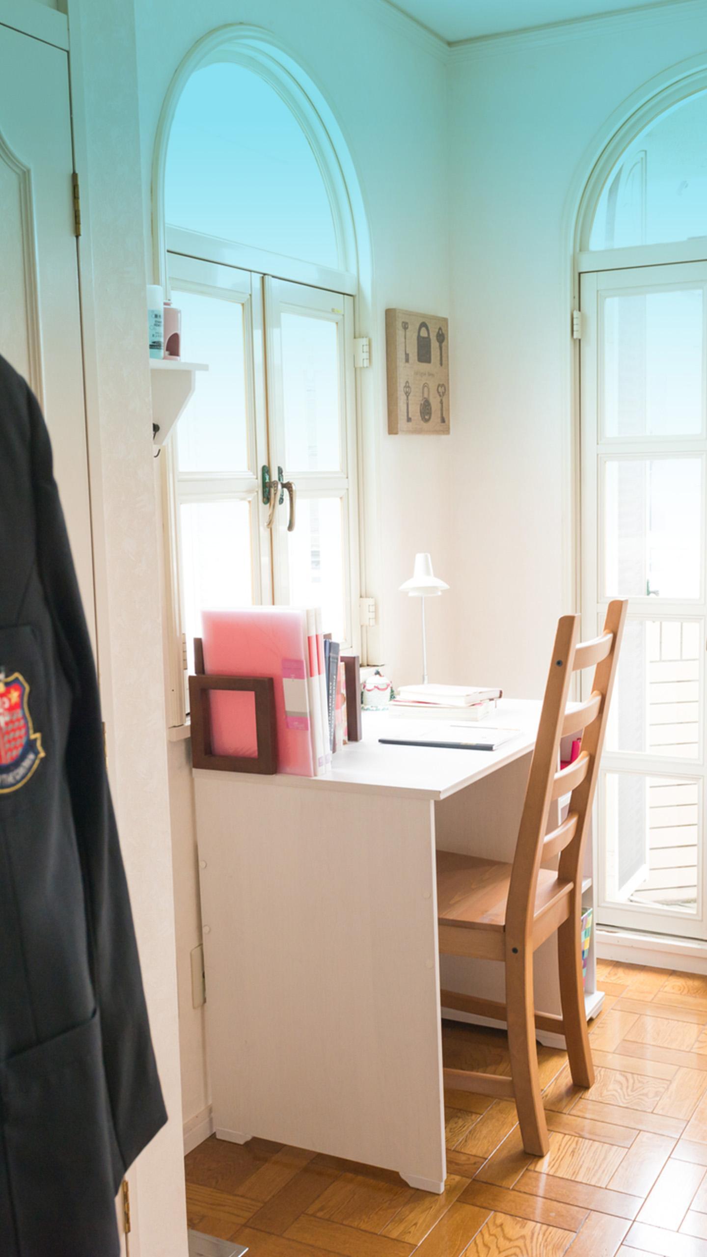 Trump's Oval Office Announcement Interrupted by Medical Emergency