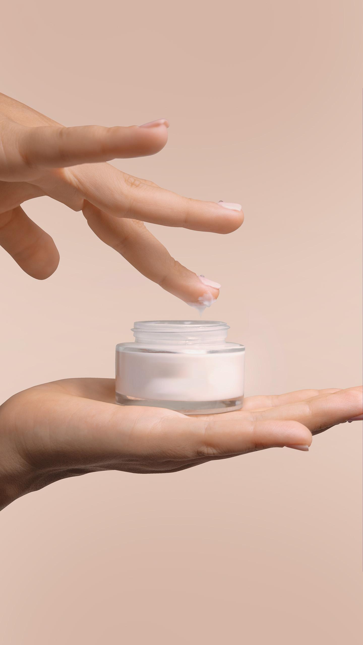 FDA Approves Lynkuet as Non-Hormonal Treatment for Menopausal Hot Flashes