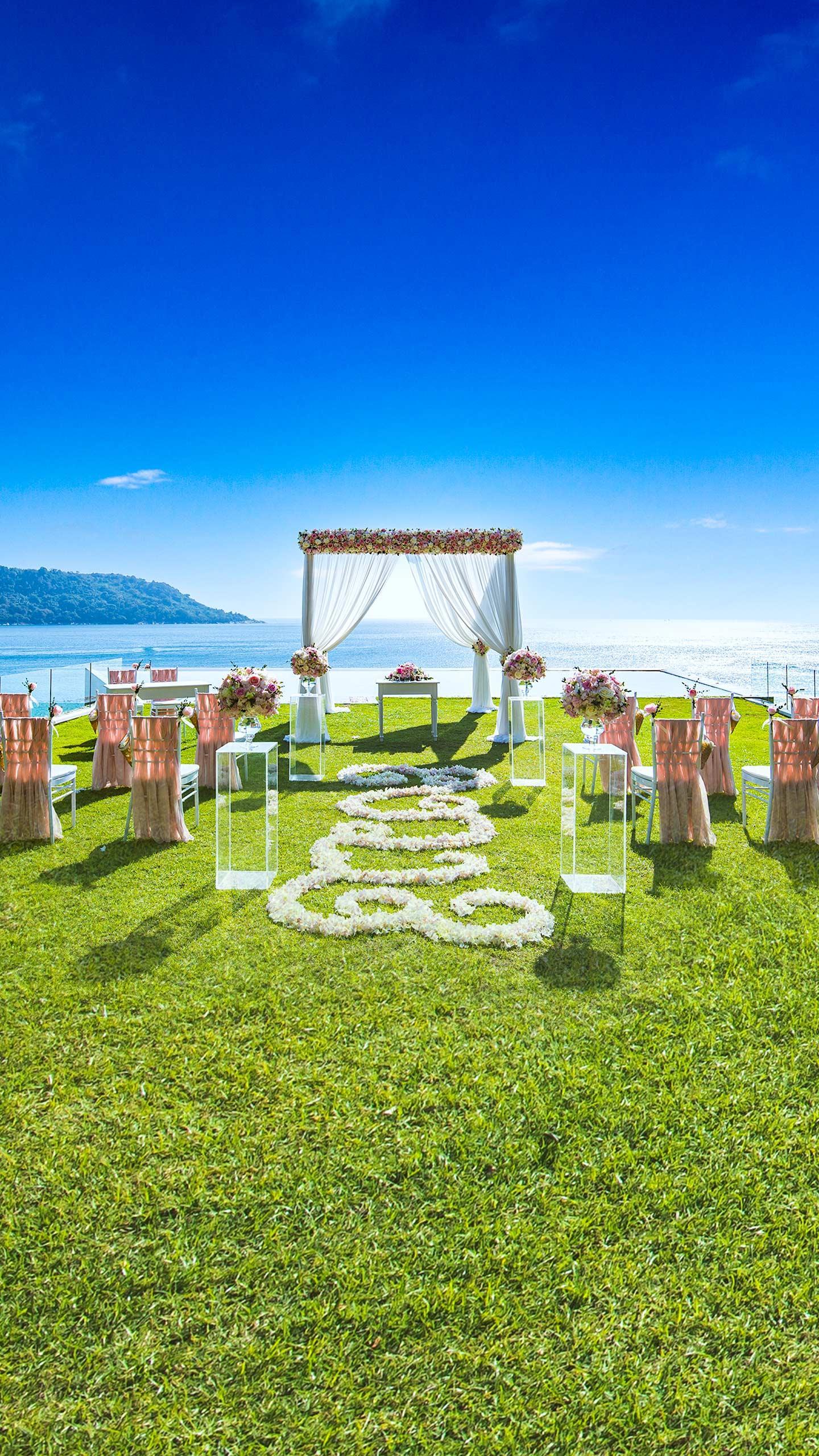 Marlon Brando's Resort Offers Exclusive Wedding and Honeymoon Experience
