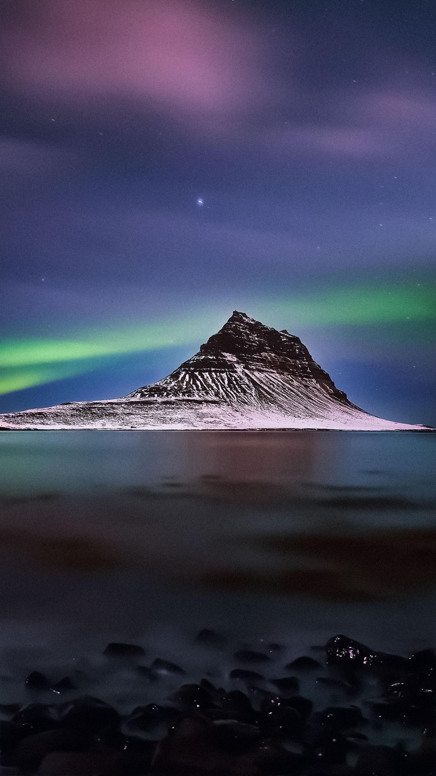 Iceland Experiences Calm Weather on First Day of Winter