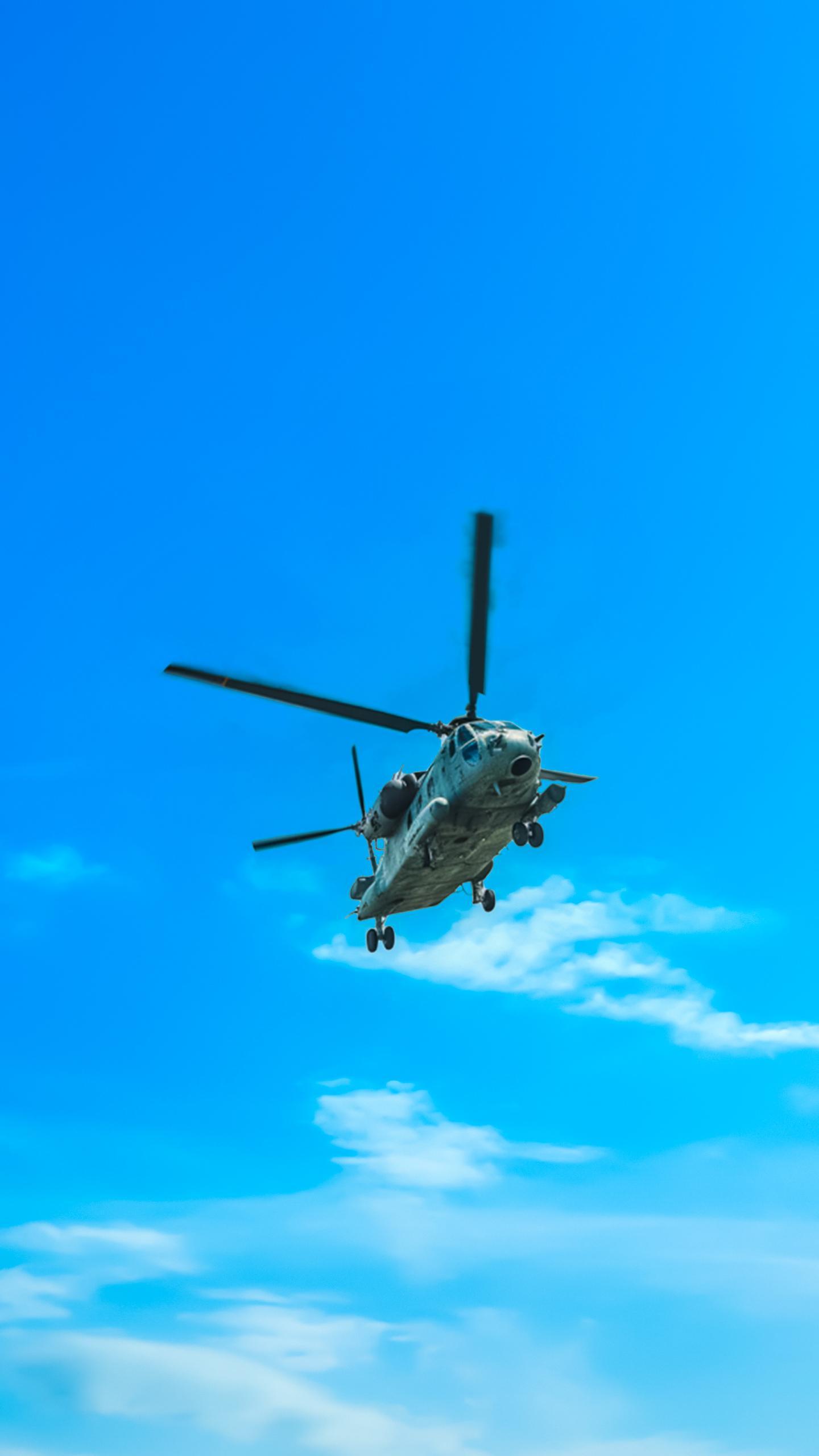 Navy Helicopter Pilot Jennifer Bennie Featured in 2025 Pin-Ups For Vets Calendar, Honoring Military History