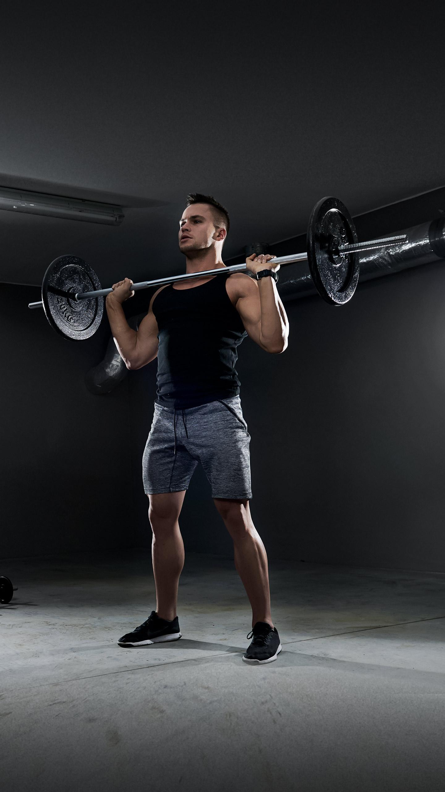 Steve Reeves' Bodybuilding Approach: Minimal Workouts Yield Maximum Muscle