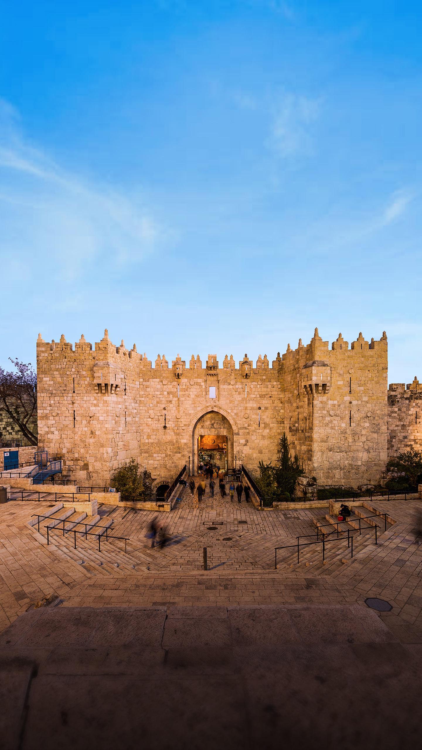 Holocaust Survivor Bezalel Katz Achieves Dream with Art Exhibition in Jerusalem