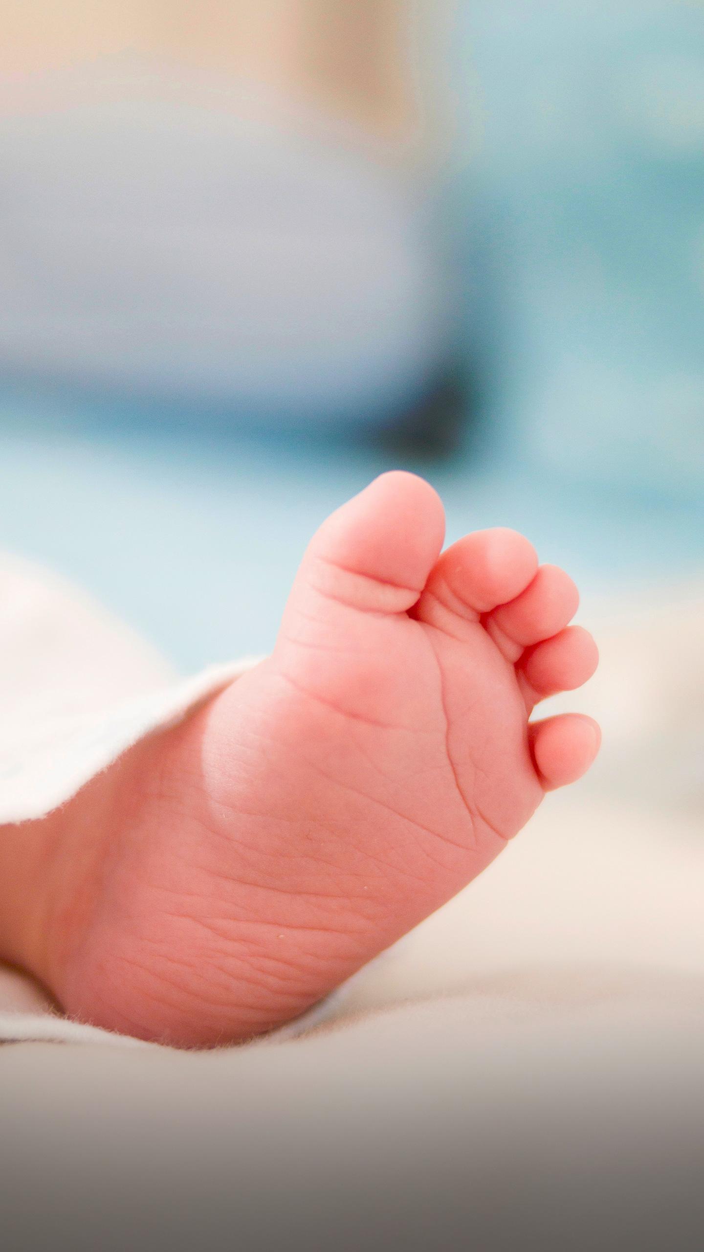 Coroner Identifies 'Gross Failings' in Home Birth Deaths of Jennifer Cahill and Baby