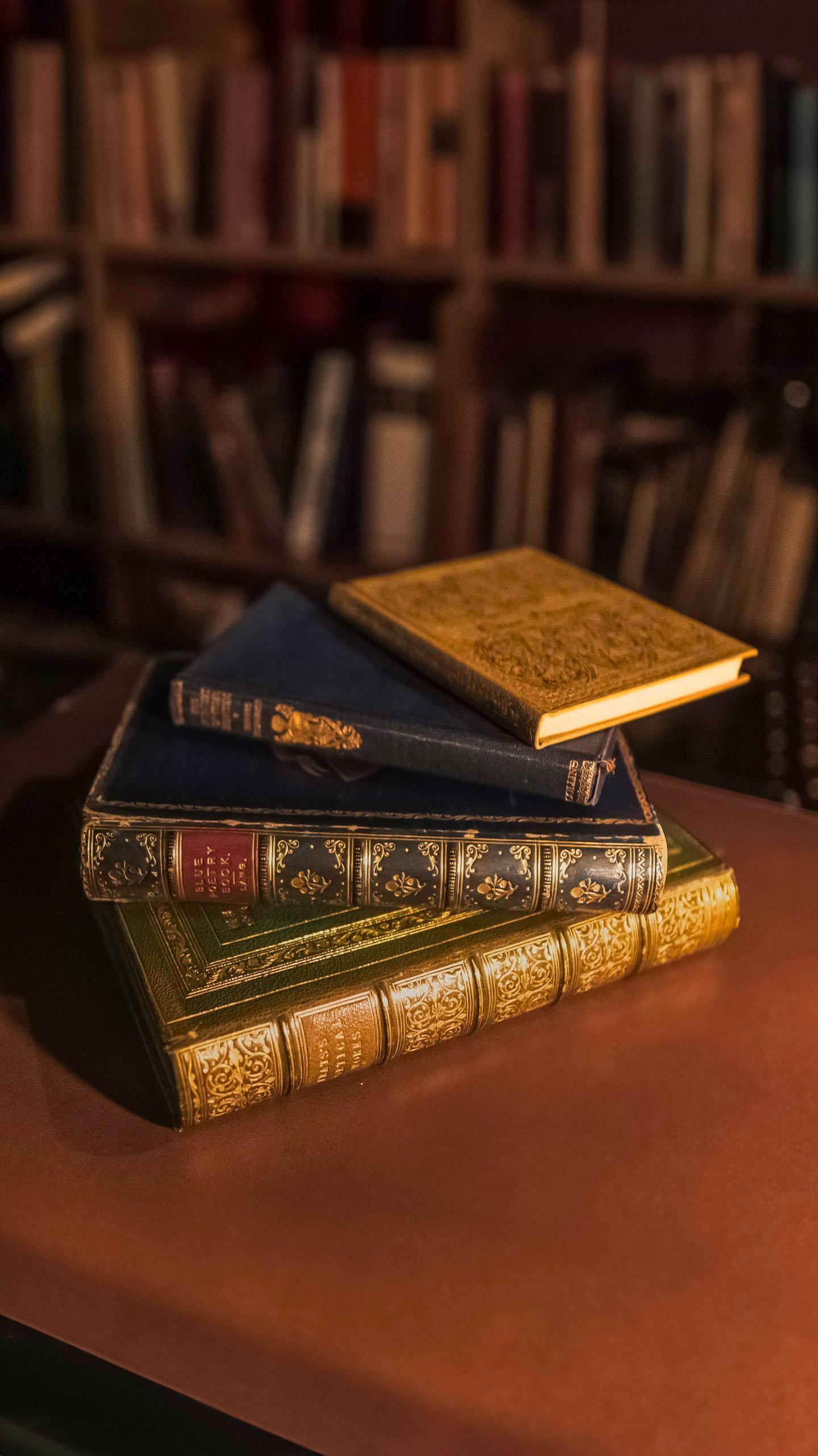Revival of 'Yes  Know' Books Offers Nostalgic Alternative to Digital Entertainment