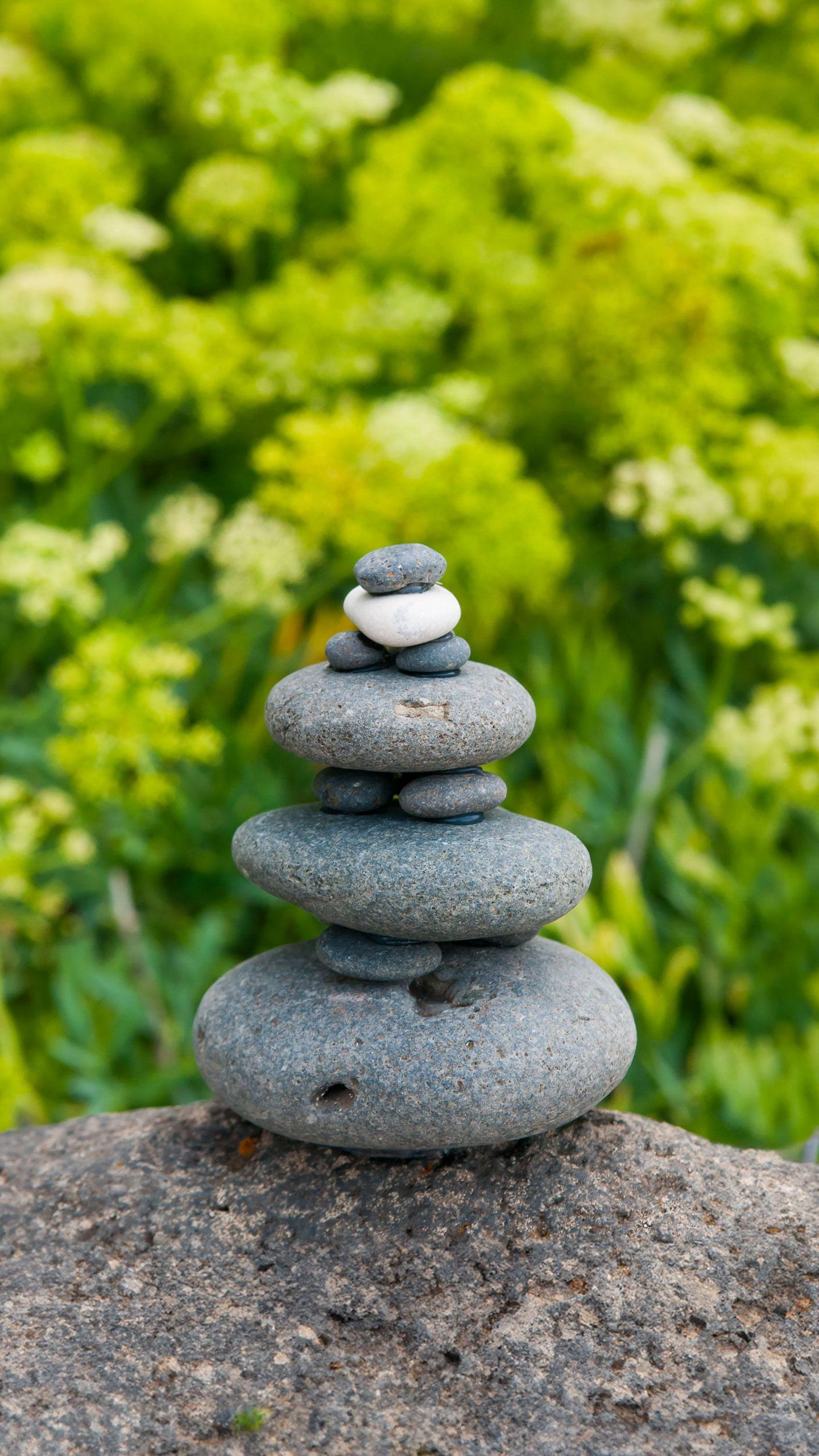 Therapist Advises on Balancing Faith and Family Dynamics