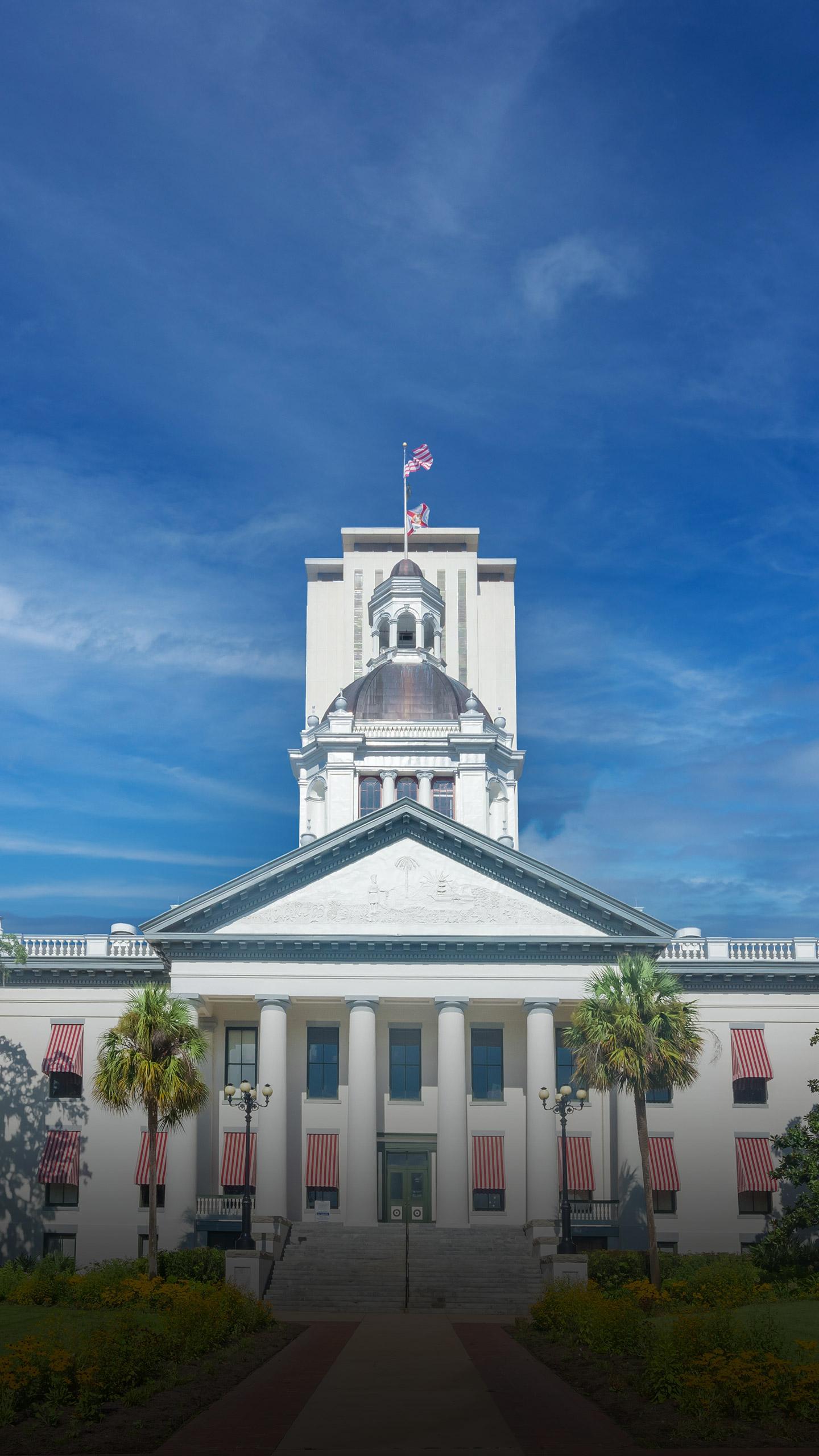 Nurse Supercommutes from Florida to California, Earns Up to $25,000 Monthly