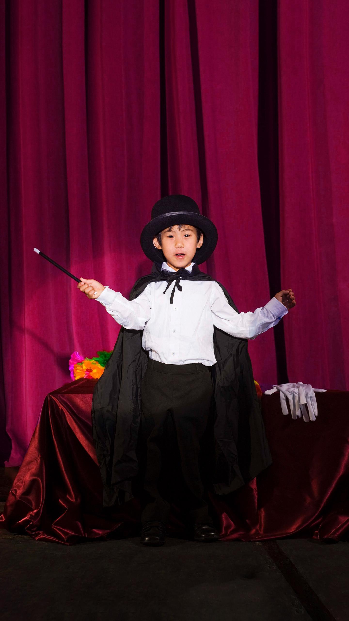 California Magic Club Offers Unique Dining Experience with Magic Shows